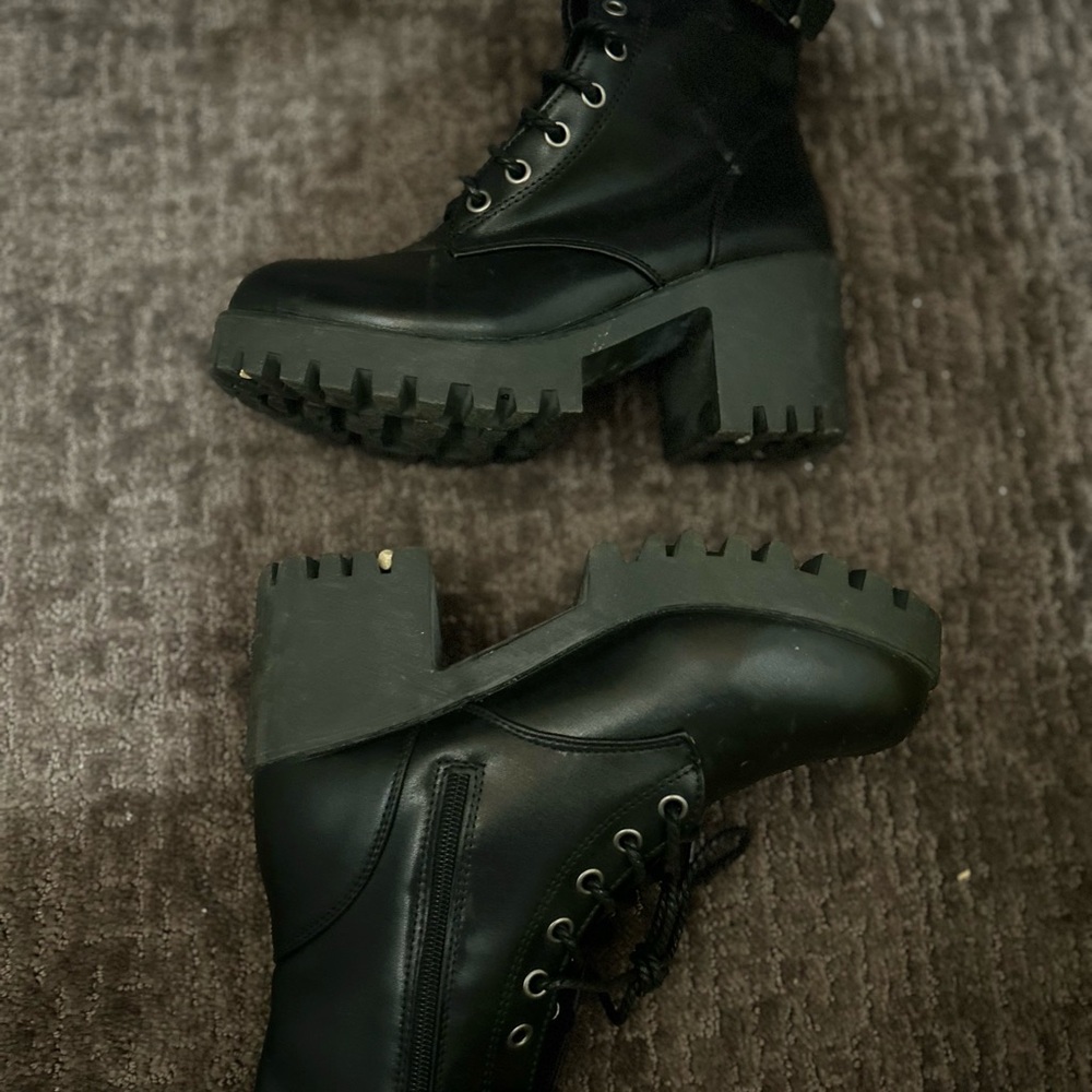 Chic Black Platform Combat Boots
